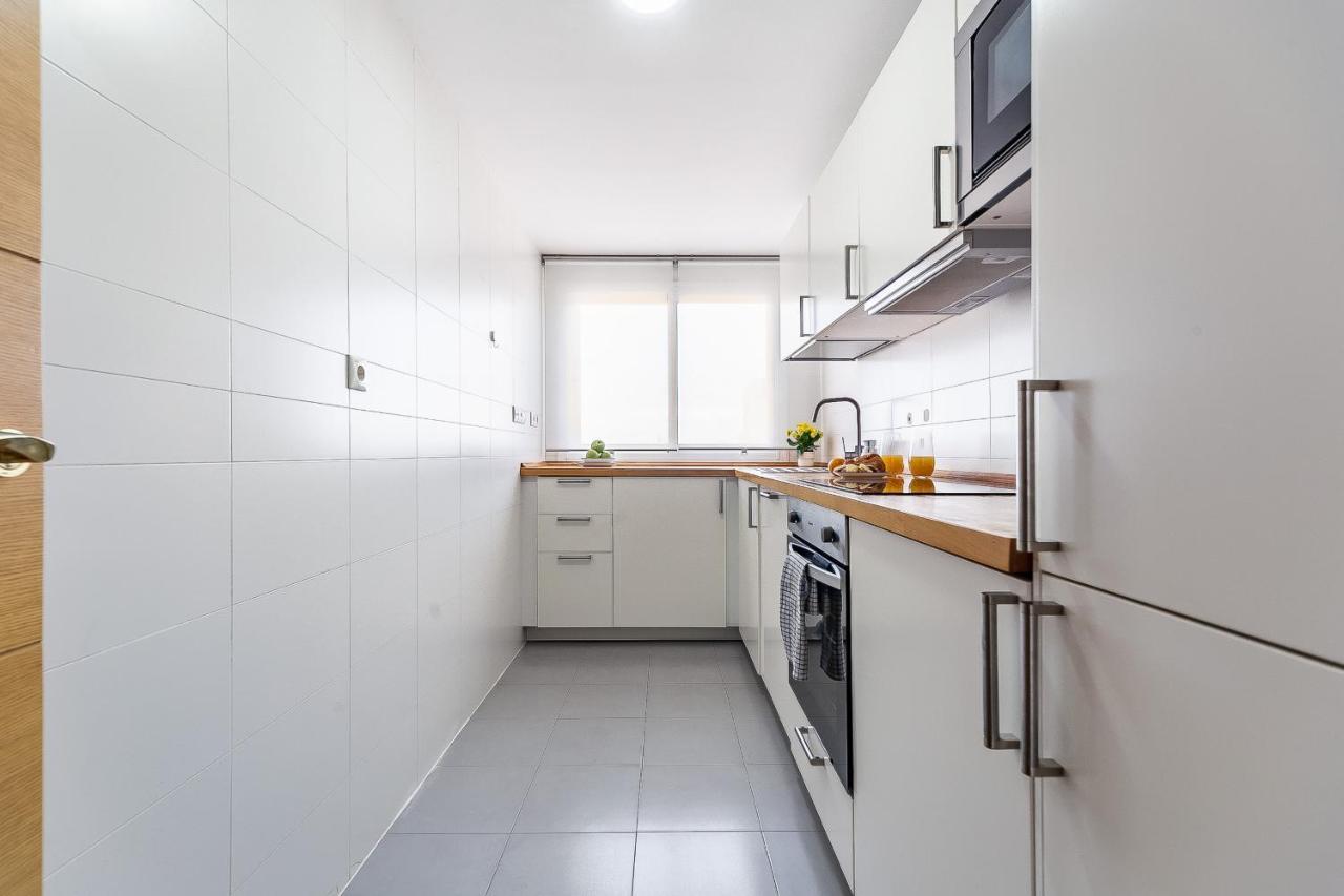 Modern Beach Apartment Valparaiso With Parking Málaga Eksteriør bilde